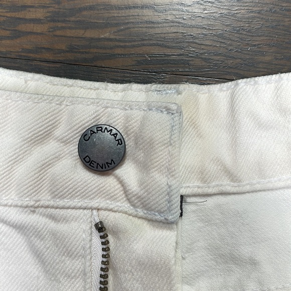 CARMAR distressed BNWOT white denim jean shorts - Picture 3 of 4